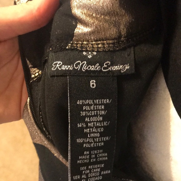 Black and gold skirt and crop top - Picture 7 of 8